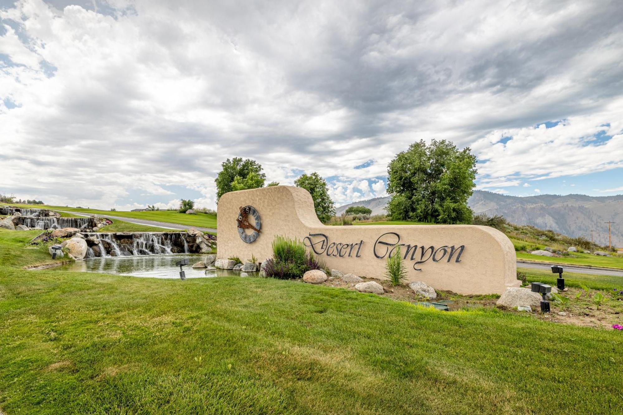 Desert Canyon Golf Resort Orondo Exterior photo